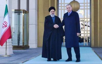 Erdogan welcomes Raisi upon his arrival in Ankara