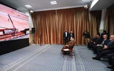 Supreme Leader visits domestic products exhibition