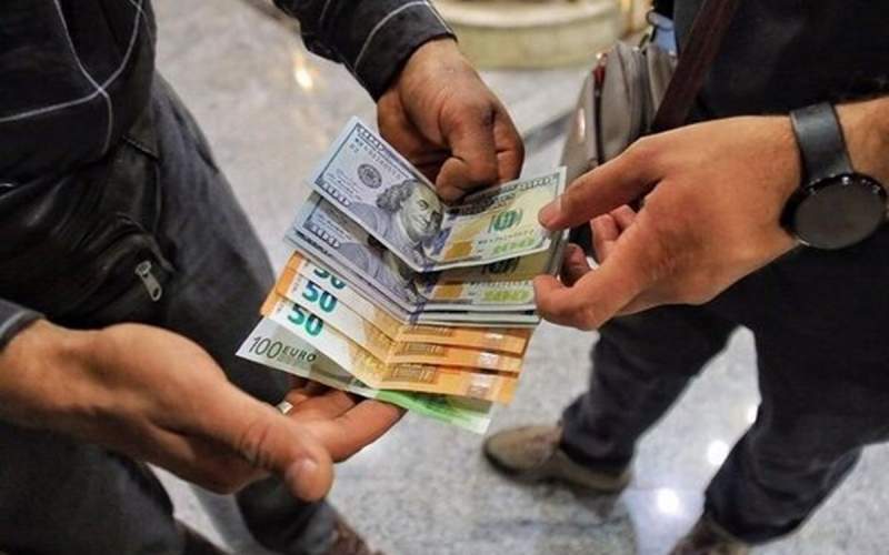 Dollar set for jump in upcoming Iranian year