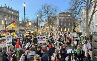 تجمع حامیان فلسطین مقابل دفتر نخست وزیر انگلیس