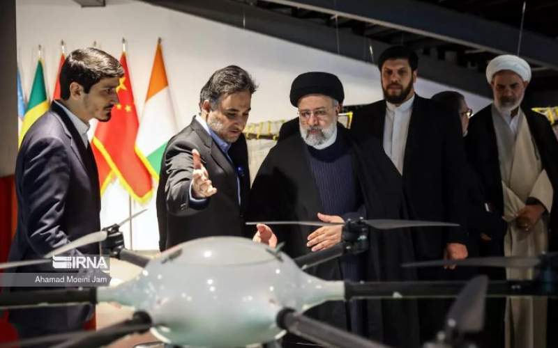 Raisi visit iHiT exhibition of Iranian technology products