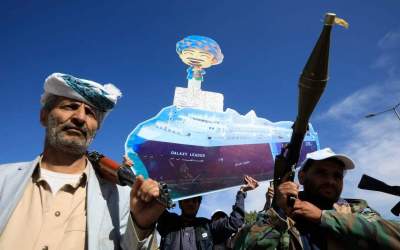حمله یمن به کشتی اسرائیلی و ناوهای جنگی آمریکا