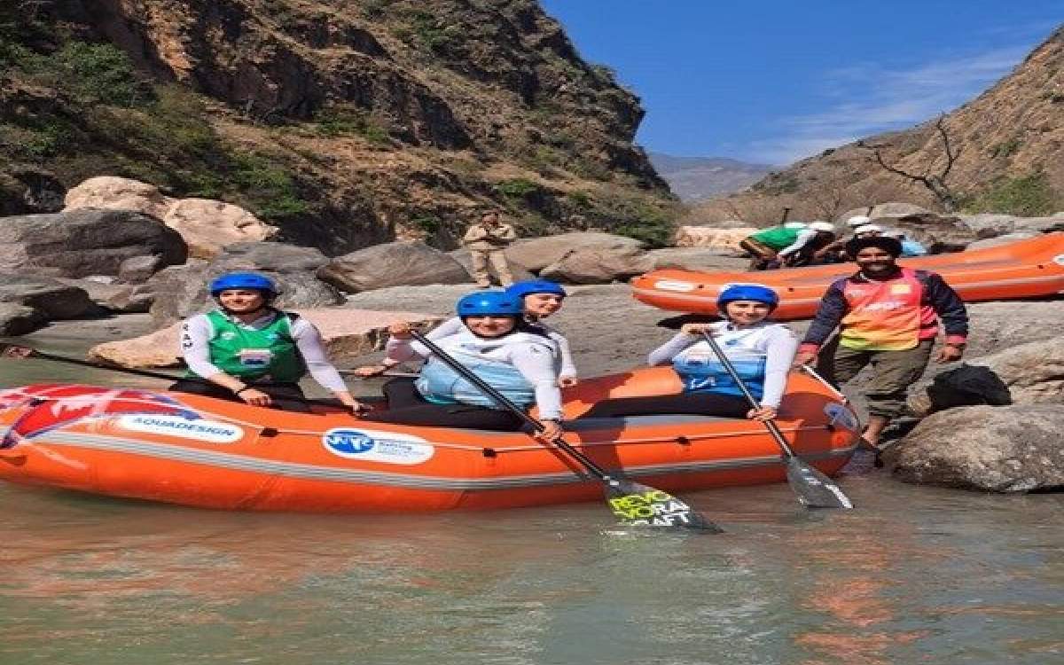 Iranian national female rafting team