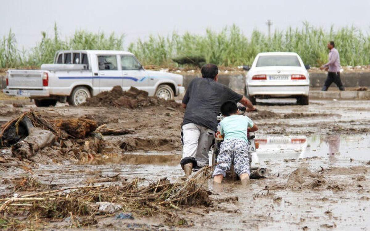 بارش سیل‌آسا و قطع برق و راه ارتباطی روستاها در کهگیلویه و بویراحمد