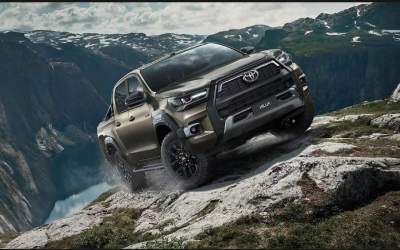 Video: New 2024 Toyota Hilux Revealed: More Aggressive with New Hybrid Engine