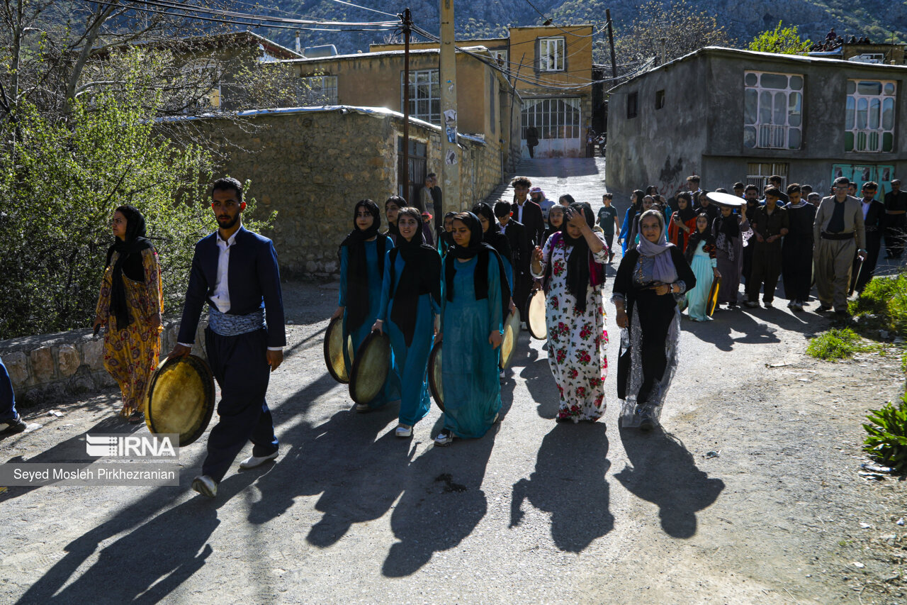 Hezar Daf ceremony in Iranian Village