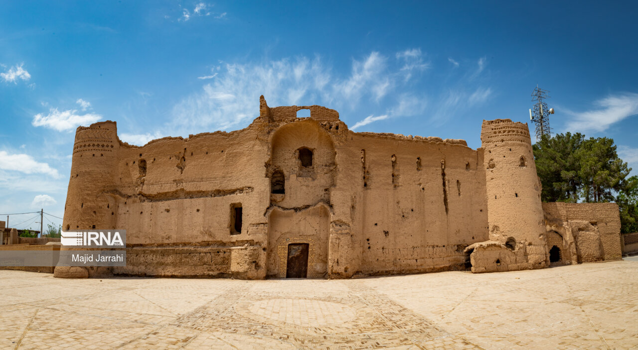 Fahraj historical village