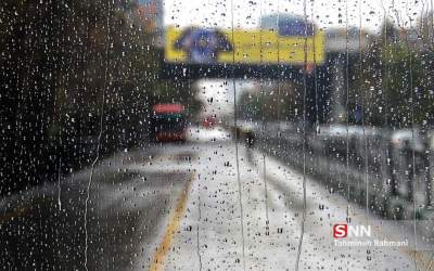 فیلم: تصاویری از بارش شدید باران و رعد و برق در تهران  