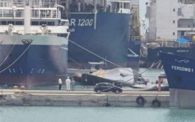 Iran’s Sahand warship keels over at southern pier