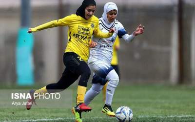 Four female Iranian footballers to play in UEFA Champions League
