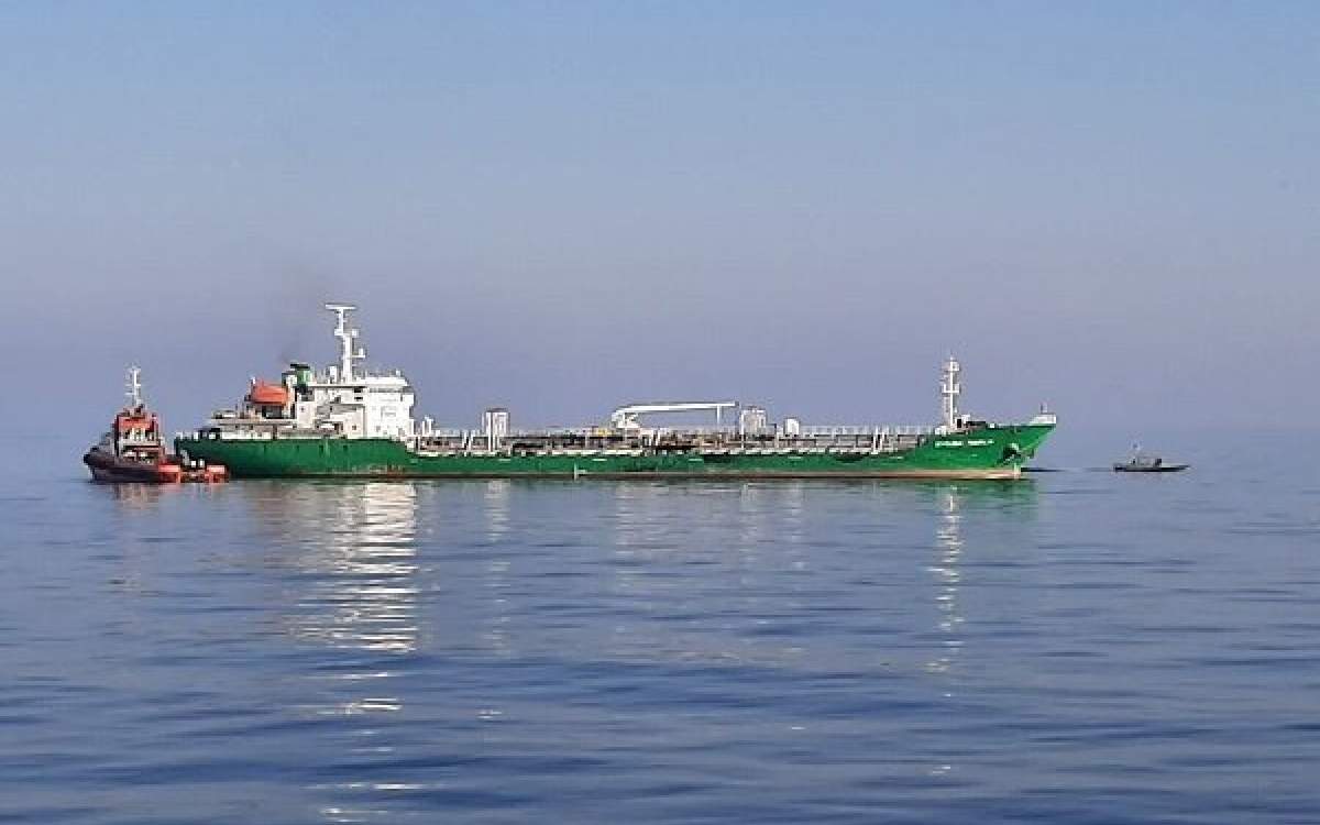 IRGC seizes smuggling oil tanker in Persian Gulf