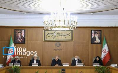 Iran’s new cabinet holds first session