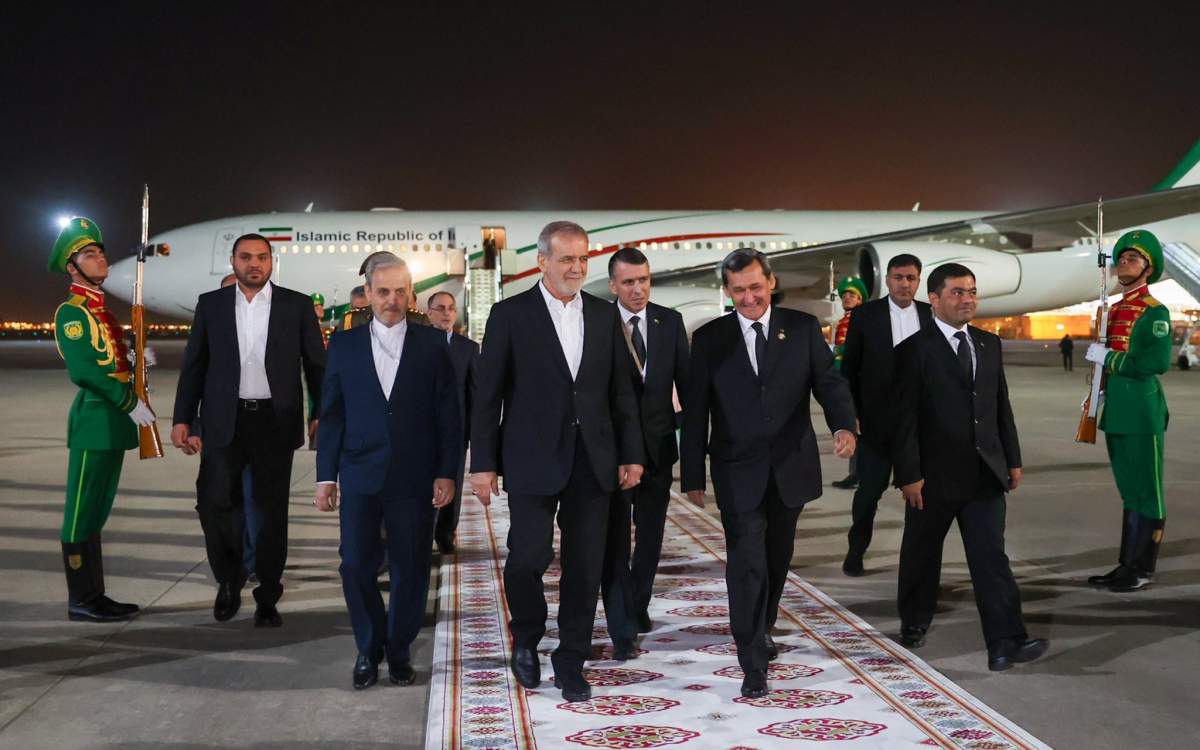 President Pezeshkian arrives in Ashgabat