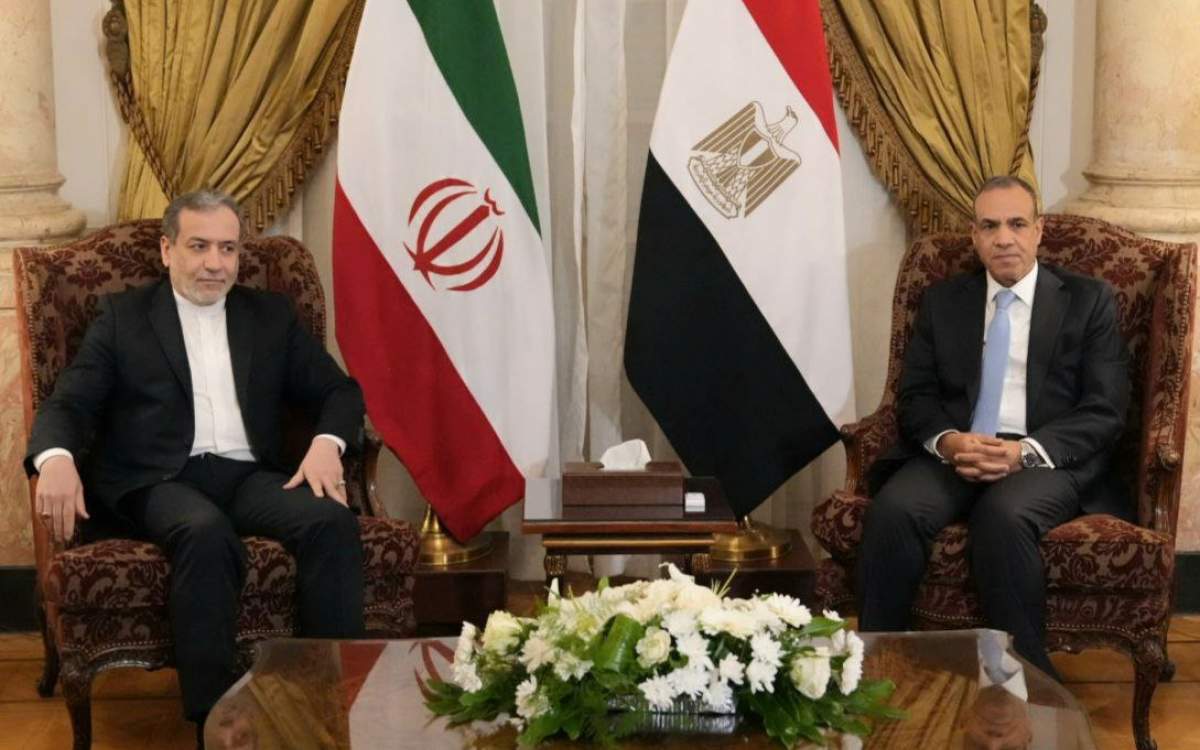 Iran FM holds talk with Egyptian counterpart