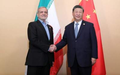 Iran, China presidents hold meeting in Russia