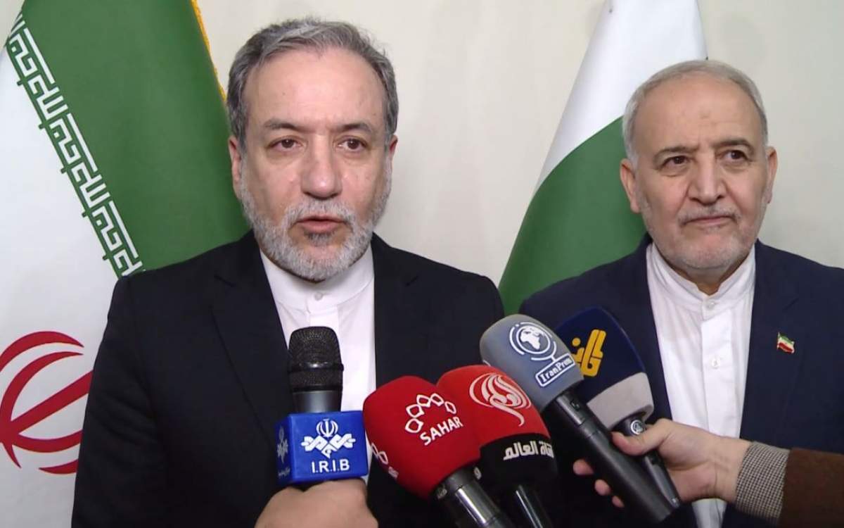 FM: Iran, Pakistan believe there are close ties between border terrorists and Israel