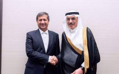 Iran’s Minister of Economic Affairs and Finance, Abdolnaser Hemmati meets with Muhammad Sulaiman al-Jasser, Chairman of Islamic Development Bank (IsDB) Group on the sidelines of the 28th World Investment Conference of the World Association of Investment Promotion Agencies (WAIPA) in the Saudi capital Riyadh on Monday.