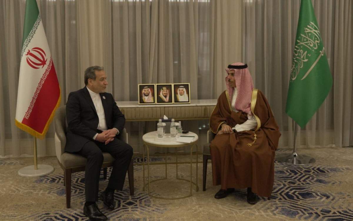 Iranian, Saudi FMs discuss regional developments