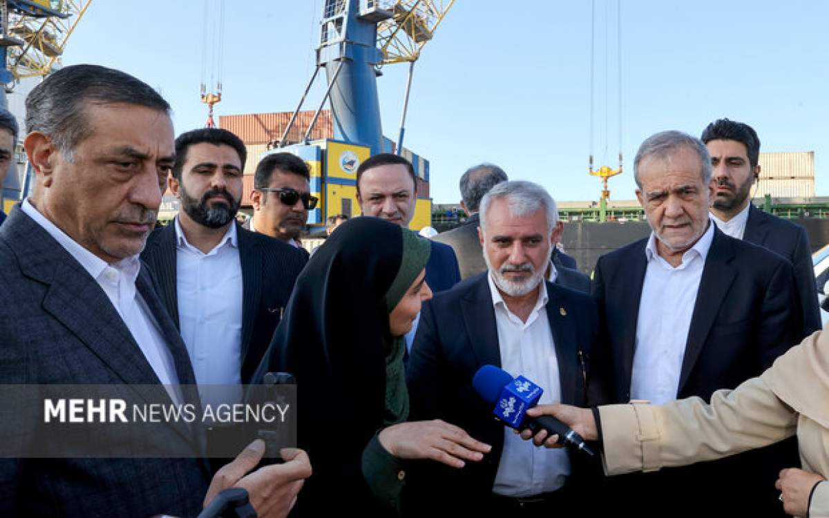 Pezeshkian visits Shahid Beheshti Port in Chabahar