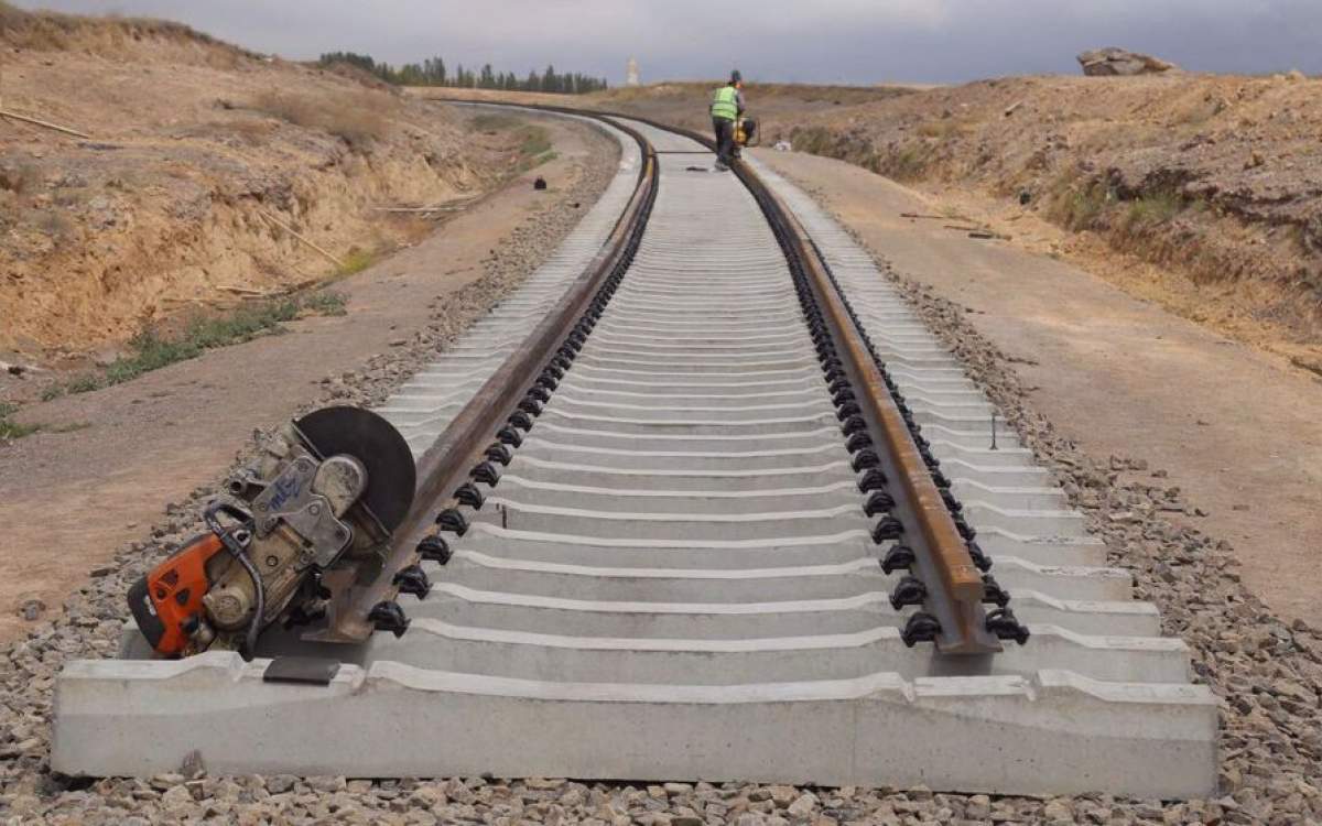 Iran says land purchases for Rasht-Astara railway will complete until early 2026.