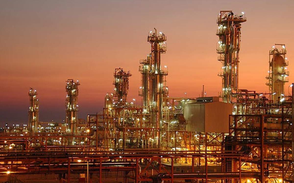 Iran’s largest producing refinery is planning to increase its daily gasoline production to 45 million liters.