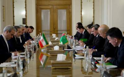 Iranian, Turkmenistan FMs explore ways to expand economic cooperation