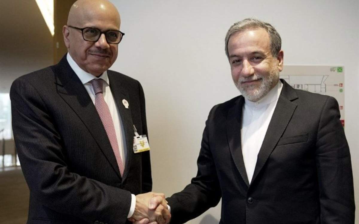 Iran, Bahrain top diplomats meet in Geneva