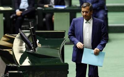 Parl. gives vote of no-confidence to Iran’s economy minister