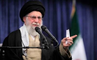 Ayatollah Khamenei donates funds to release needy prisoners