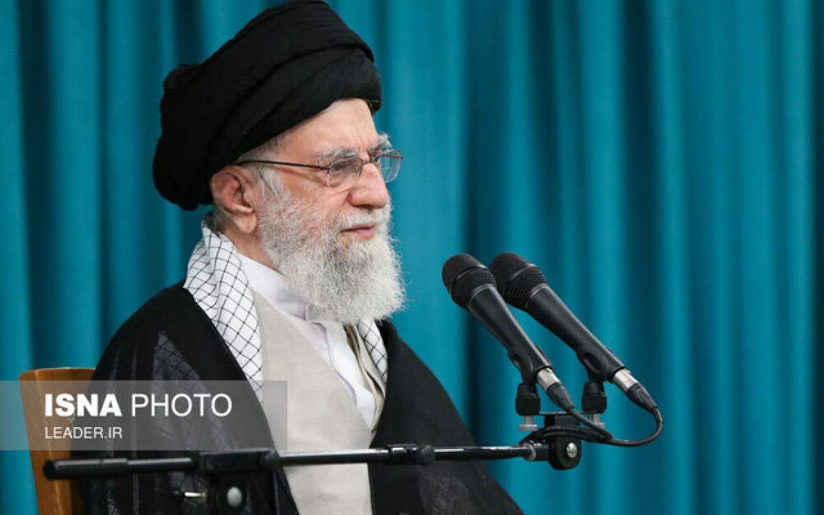رهبر انقلاب اسلامی، آیت الله سیدعلی خامنه‌ای.