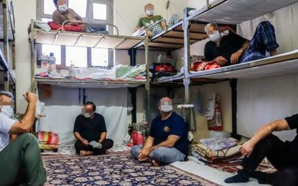 بازدید دادستان تهران و قضات از زندانها؛ ۱۸۵ زندانی مشمول مرخصی منتهی به آزادی شدند بازدید دادستان تهران و قضات از زندانها؛ ۱۸۵ زندانی مشمول مرخصی منتهی به آزادی شدند