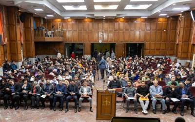 آغاز دادگاه «کوروش کمپانی»؛ رسیدگی به پرونده کلاهبرداری ۳۱۷ میلیارد تومانی پیش‌فروش تلفن همراه