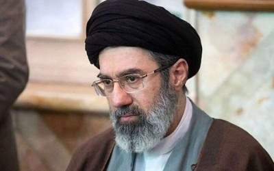 آیت الله سید مجتبی خامنه‌ای، سومین رهبر جمهوری اسلامی ایران.