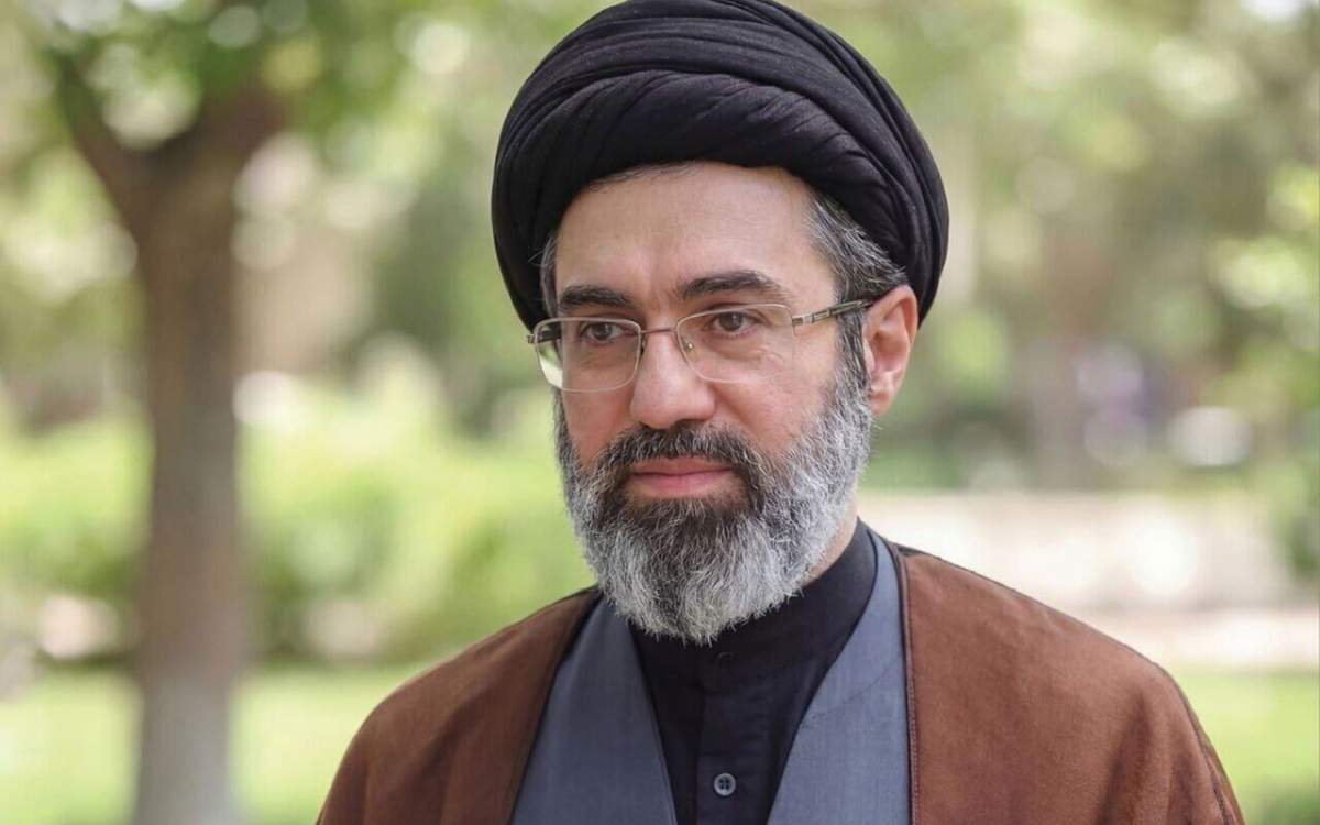 رهبر انقلاب اسلامی، آیت الله سید مجتبی حسینی خامنه‌ای.